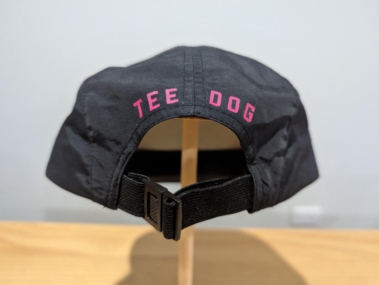 Retro Running Hat Pink – Recycled Nylon 5 Panel Cap – Run Track Mind Performance Headwear – Unisex Sportswear – Eco Friendly Jogging Gear